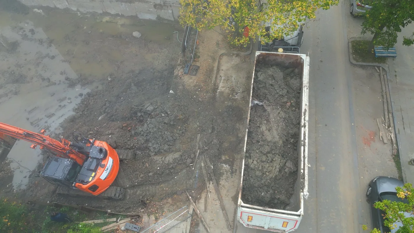 Vue aérienne d'un chantier filmée par drone à Bruxelles