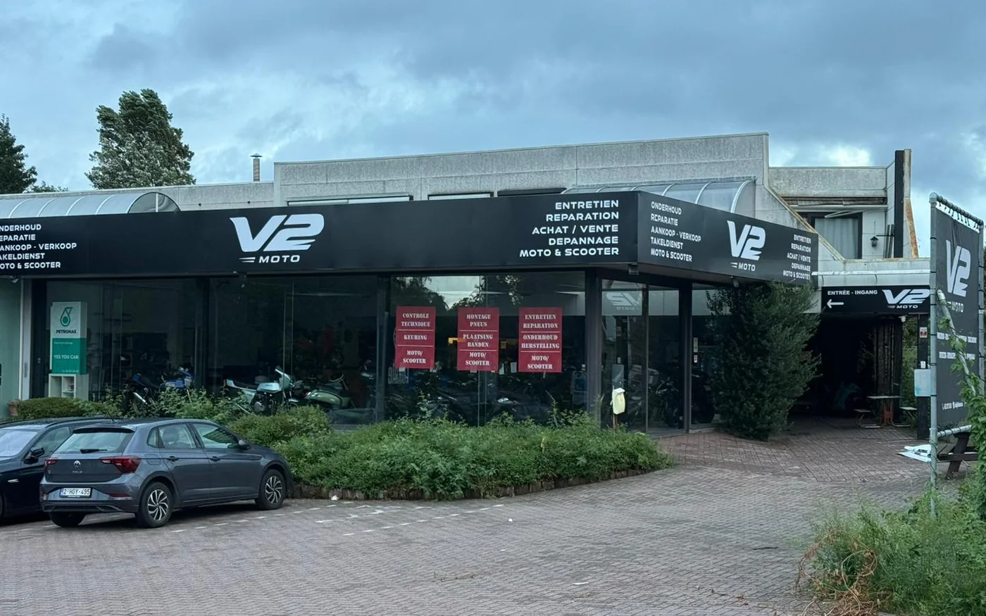 Bandeau de façade V2 Moto à Linkebeek